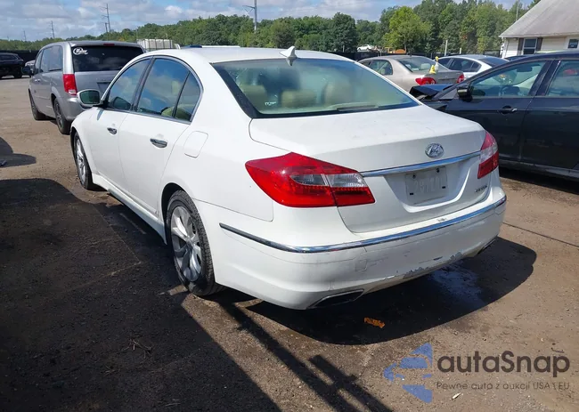 KMHGC4DD2DU223953: 42958125