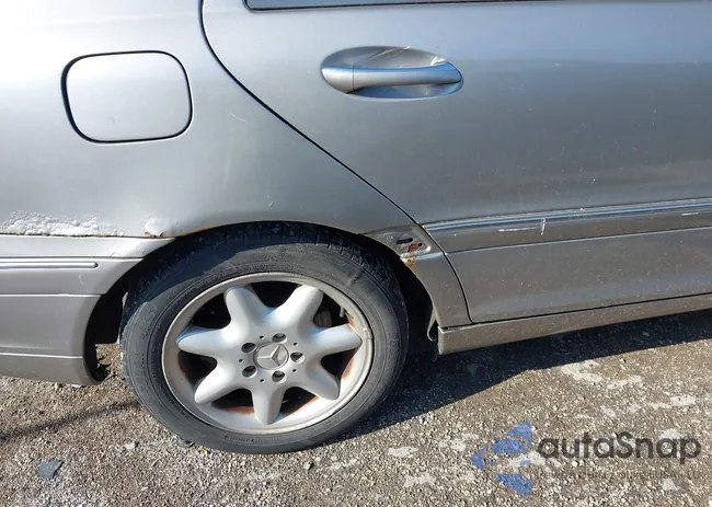 WDBRF81JX3F372134: 42959911