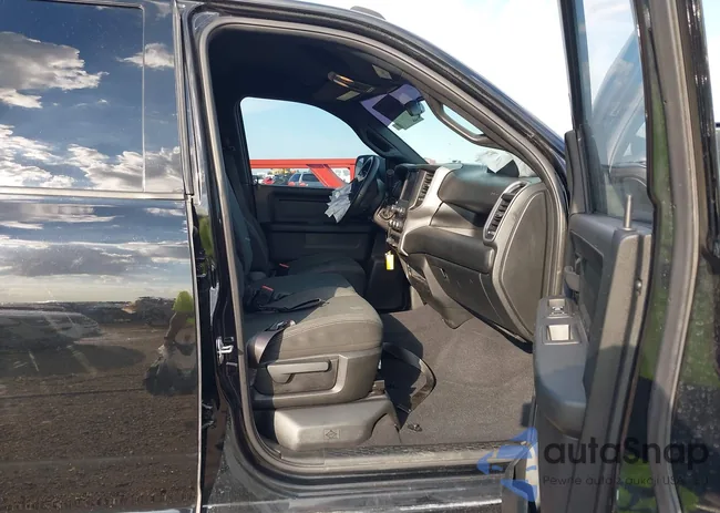 3C6UR5CL1MG629396: 42959202