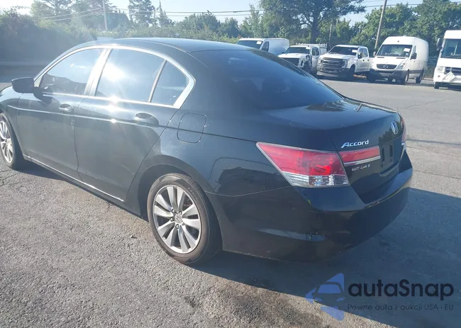 1HGCP2F78BA002120: 42960572