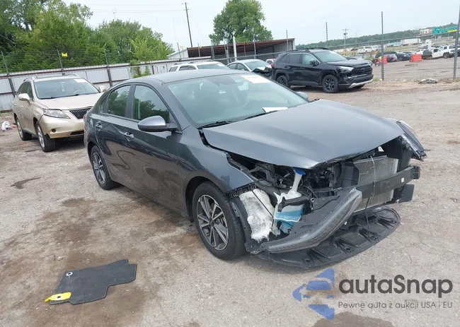 3KPF24AD0PE643074: 42960877