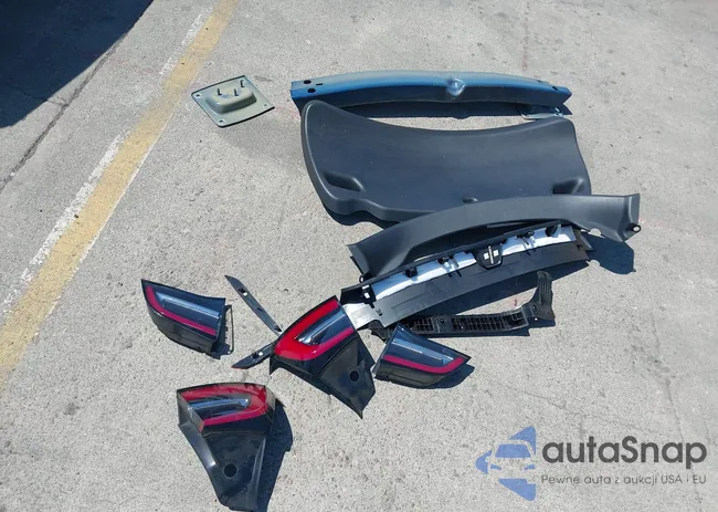 5YJ3E1EB4JF131076: 42961482