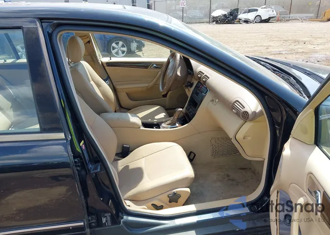 WDBRF61J22E005317: 42961512