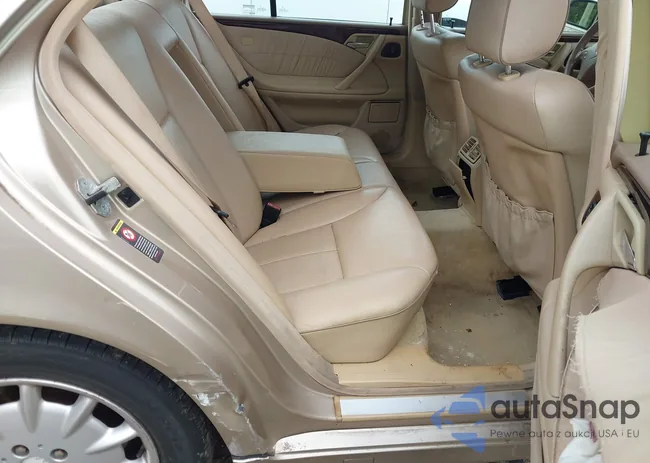 WDBJF65J71B261654: 42961718