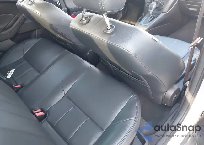 1FADP3E25EL439974: 42961242