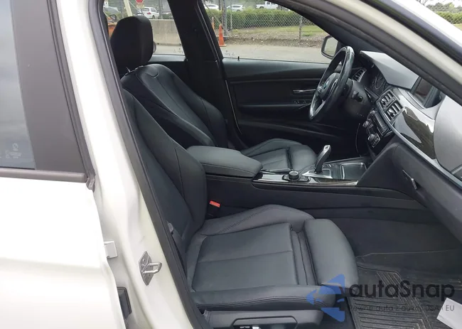 WBA8A3C54GK690582: 42962713