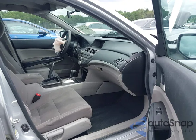 1HGCP2F48CA114794: 42962822