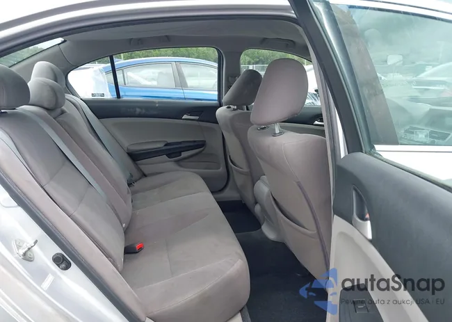 1HGCP2F48CA114794: 42962822