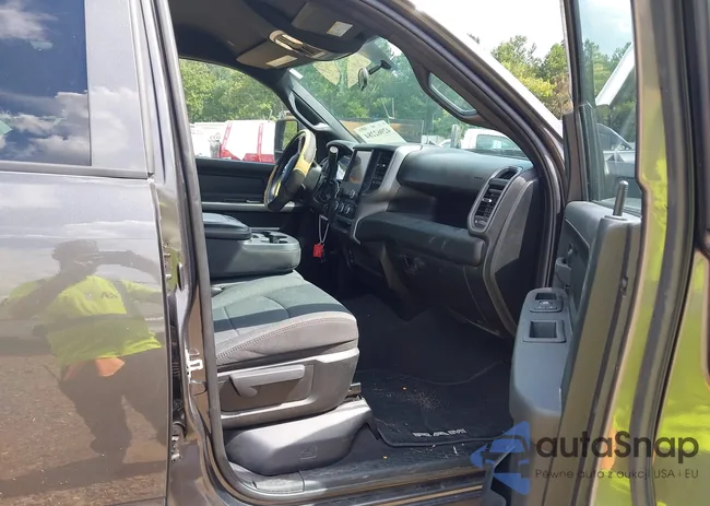 3C6UR5CL8RG326557: 42962284