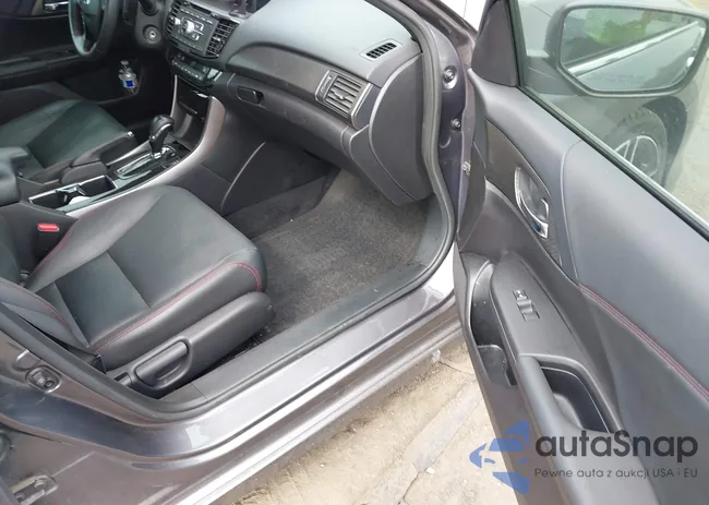 1HGCR2F1XHA302286: 42963801