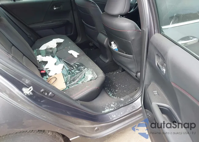 1HGCR2F1XHA302286: 42963801