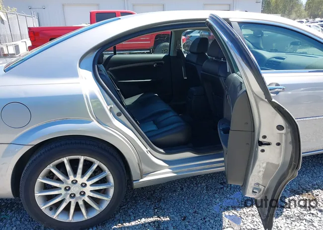 1G8ZV57718F135919: 42962987