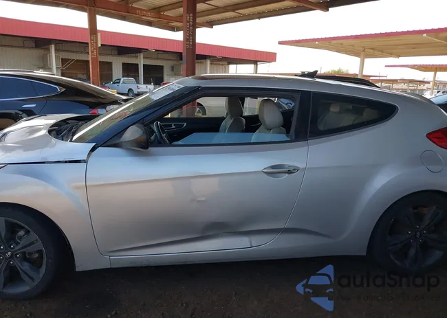 KMHTC6AD2CU055065: 42963009