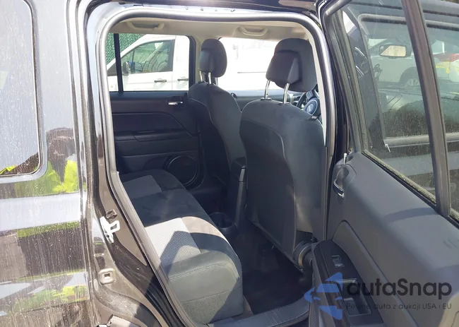 1C4NJPFA5GD640476: 42963128