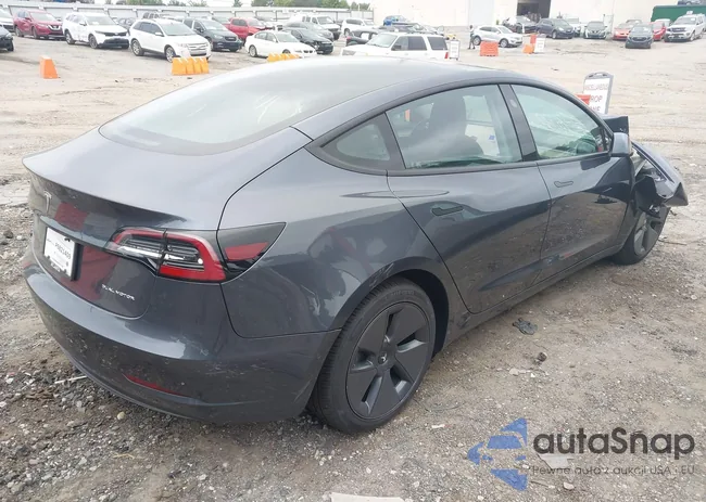 5YJ3E1EB7NF267773: 42963143