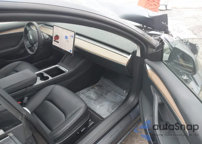 5YJ3E1EB7NF267773: 42963143