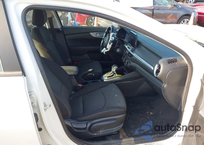 3KPF24AD8RE695667: 42964465