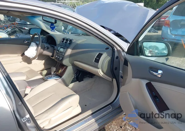 1N4AL2AP5CC161021: 42964561