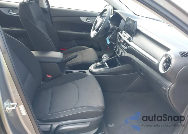 3KPF24AD0RE738415: 42964818