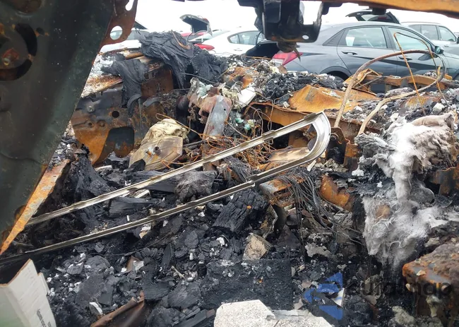 1GTV2VEC0EZ260076: 42964094