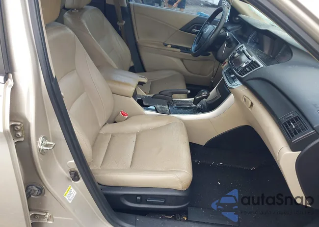 1HGCR2F80EA237635: 42965434