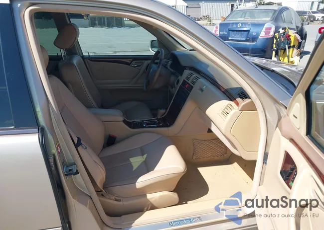 WDBJF65J8YB108288: 42965500