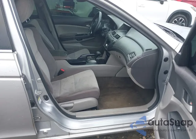 1HGCP2F49AA119838: 42965770