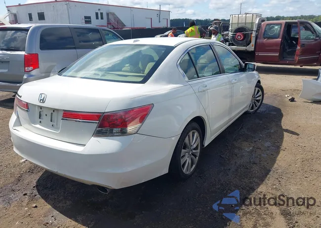 1HGCP2F82CA193396: 42965796