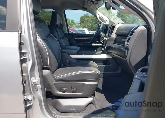 3C6UR5FL5RG259539: 42965882