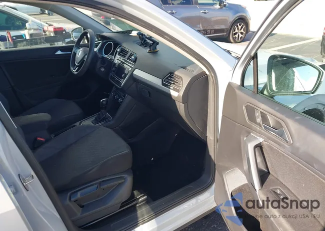 3VV1B7AX0KM064561: 42965137