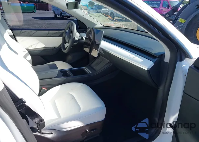 5YJYGAEE2MF225133: 42966462