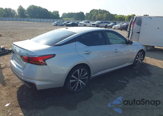 1N4BL4CV4LN310860: 42966103