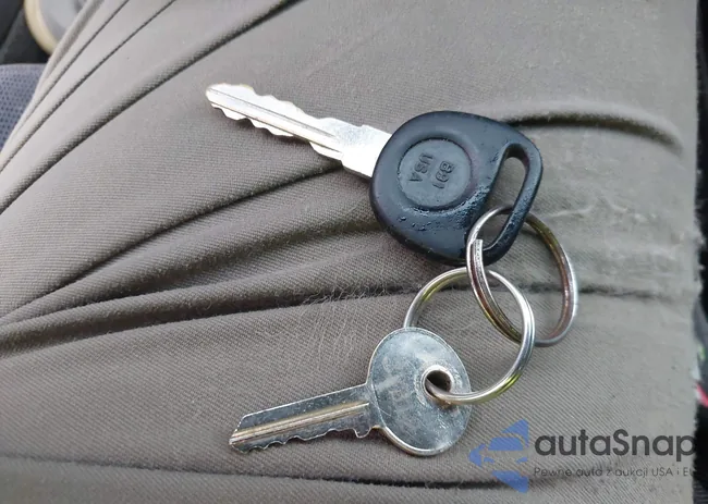 1G2NF52TX1M613704: 42966293