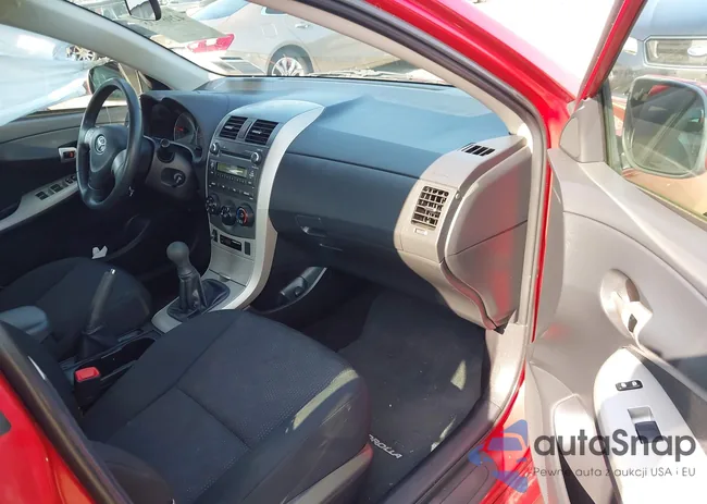 2T1BU4EE8AC402784: 42967735