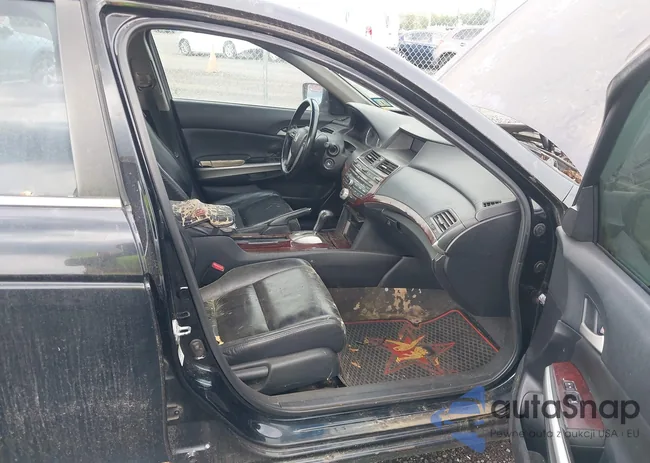 1HGCP26839A152381: 42967865