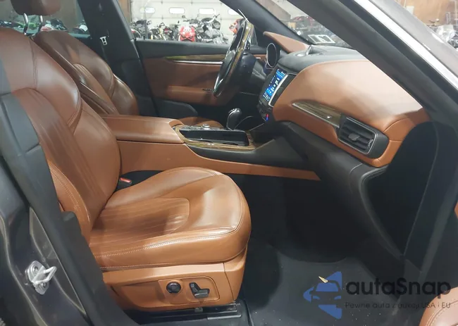 ZN661XUL8JX279029: 42968592