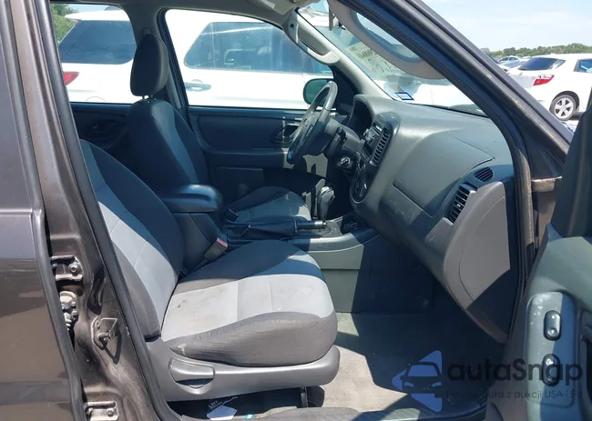 1FMYU02ZX6KB36065: 42968640