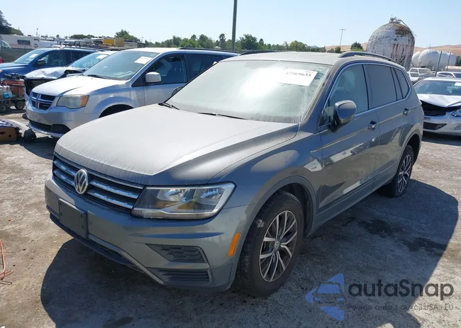 3VV2B7AX1KM158582: 42969635