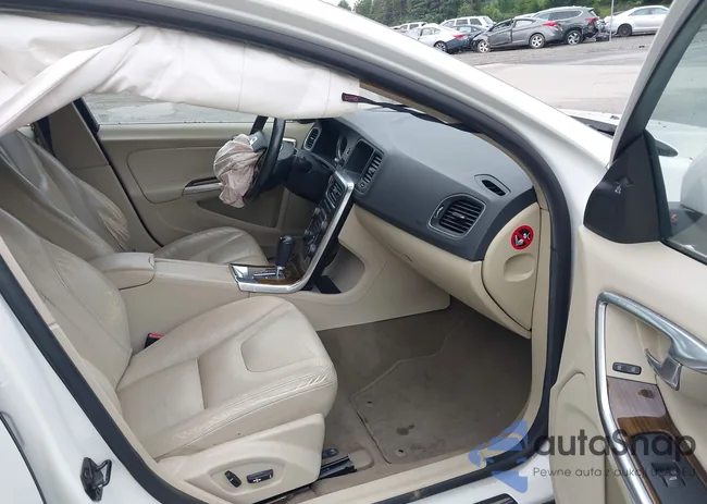 YV1622FS3C2114909: 42969803