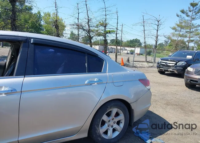 1HGCP36868A026052: 42969948