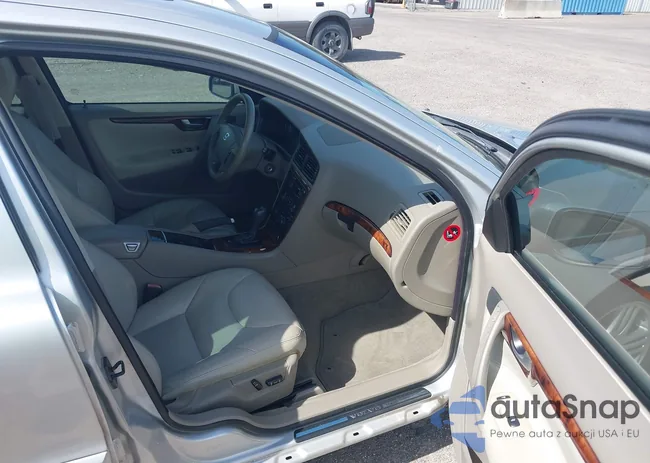 YV1SW592862546884: 42970682