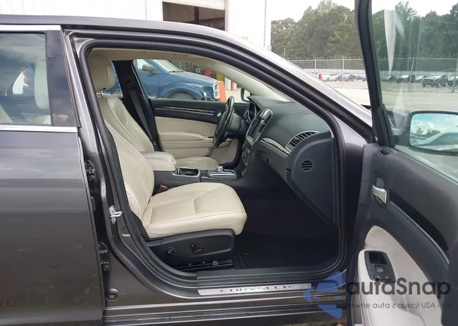 2C3CCAEG5JH227640: 42970759