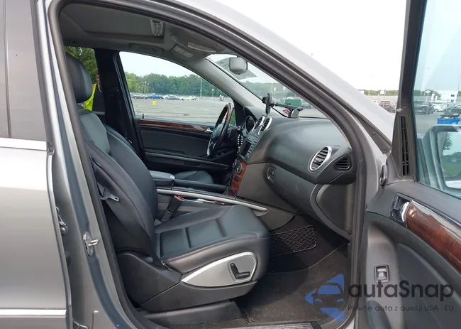 4JGBB8GB0AA570855: 42970873