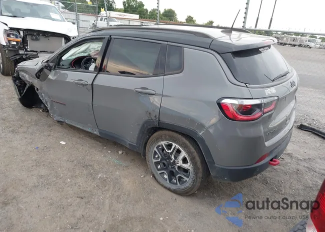 3C4NJDDB1LT160790: 42970175