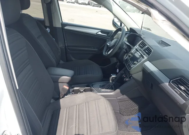 3VV1B7AXXNM015548: 42970178