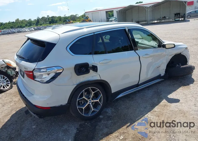 WBXHT3C37GP888140: 42970195