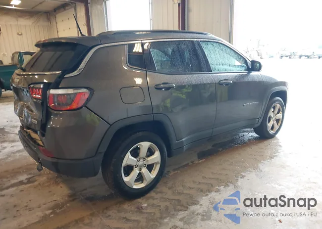 3C4NJDBBXJT350510: 42970272