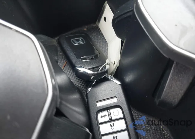 1HGCV2F33NA008916: 42971443