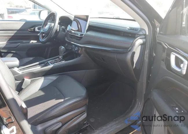 3C4NJDDB8NT111802: 42971559