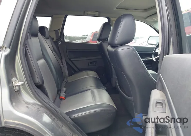 1J8GS48KX8C158340: 42971742